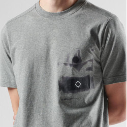 Camiseta Pocket Trompe L'Oeil MA.STRUM